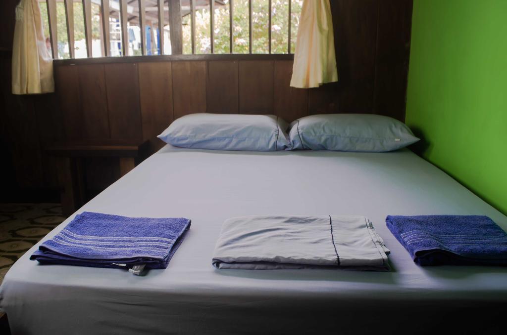 Hostel Casa De Las Palmas Tours Leticia Quarto foto